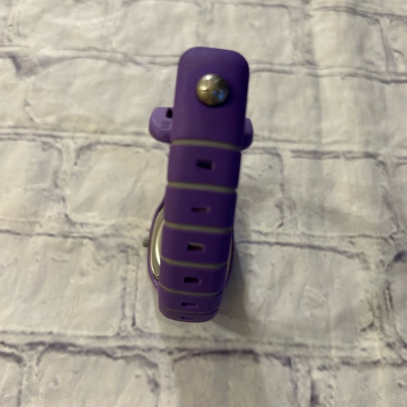 CONVERSE QUARTZ MOVEMENT PURPLE SILICONE STRAP WATCH - Picture 9 of 10
